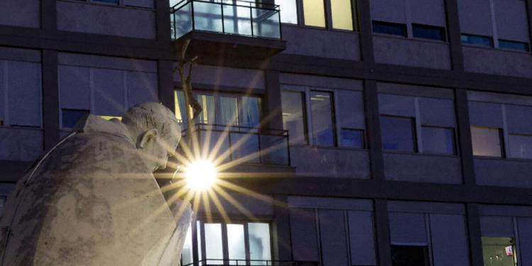 Papa Leone ricoverato al Gemelli, concluso positivamente l'intervento per l'asportazione del nodulo al polmone