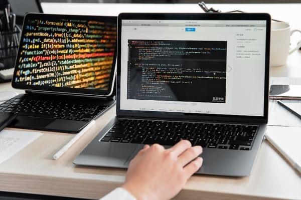 L’infermiere informatico nell’era dell’IA: una figura ancora sconosciuta in Italia