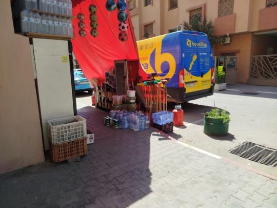 استياء عارم بالحي العسكري بمراكش..محلات تغلق الأرصفة والسلطات ترد على الساكنة بالتجاهل