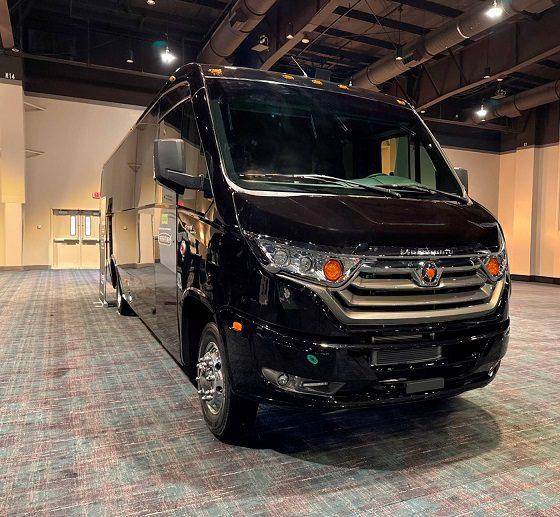 Marcopolo destaca evolução do Grand Executive nos EUA, na Chauffeur Driven 2026