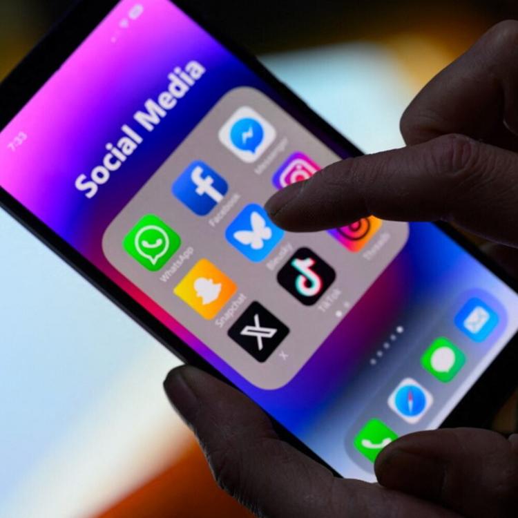 Foto dei minori sui social: serve il consenso di entrambi i genitori per gli under 14