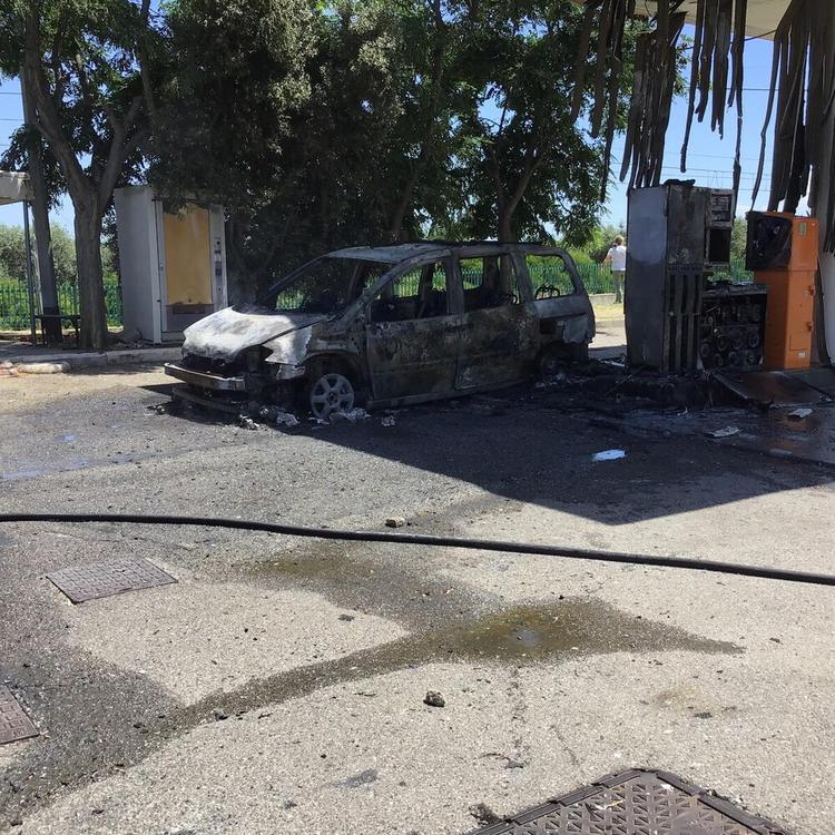 Quattro cadaveri carbonizzati trovati in un'auto nel Cosentino
