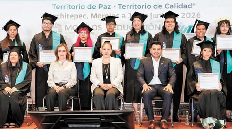 Graduación UTEZ Xochitepec 2026: Alcalde Roberto Flores celebra a nuevos ingenieros y licenciados