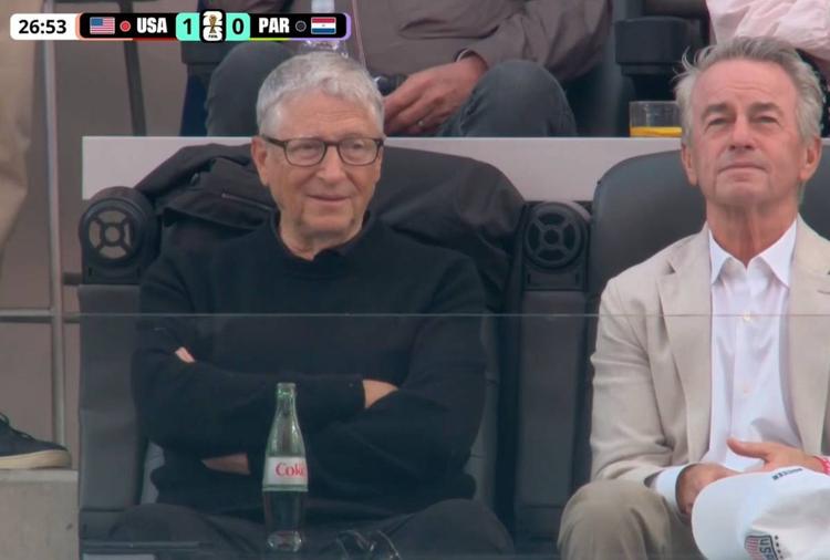 Bill Gates scambiato per Steve Jobs, clamorosa gaffe del TG1 ai Mondiali
