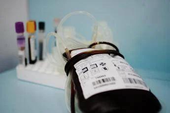 Emergenza sangue in Italia, chi può donarlo e ogni quanto