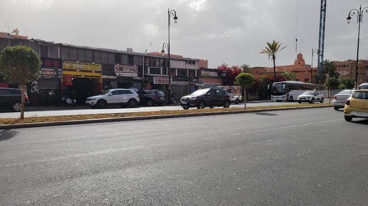 الوالي خطيب الهبيل يتدخل لانهاء عبث احتلال أرصفة شارع مولاي عبد الله بمراكش