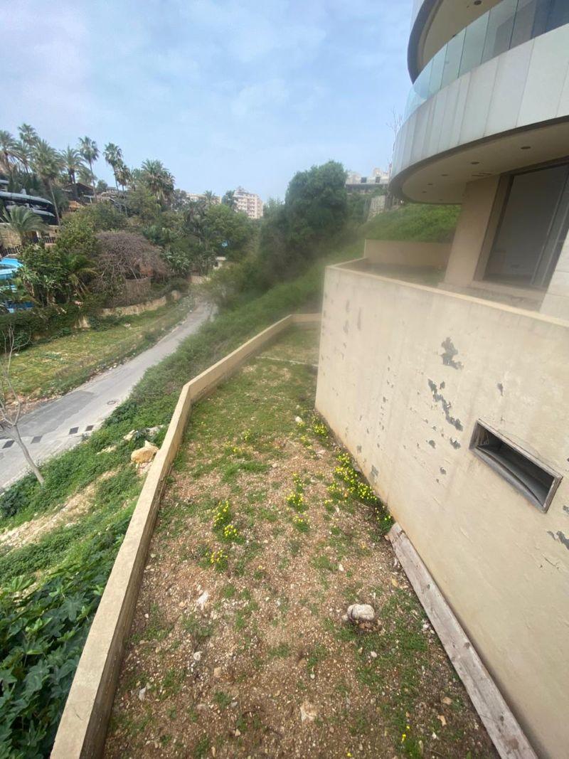 For Sale: Apartment in Dbayeh