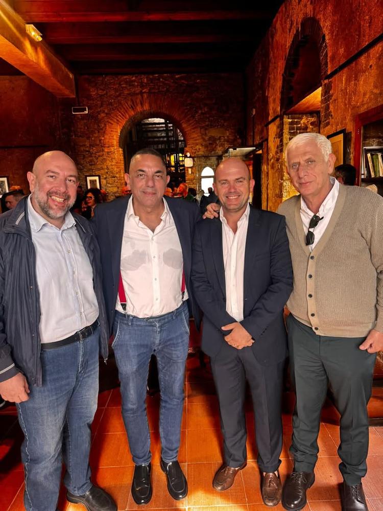 Un saluto e un sincero ringraziamento al Dirigente del Commissariato della Polizia di Stato di Taormina Dott. Maurizio L...
