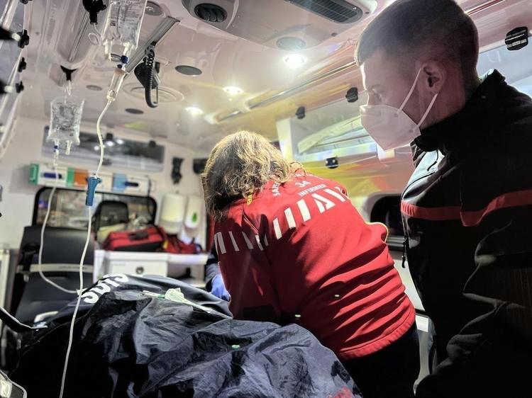 Les sapeurs-pompiers de l'Hérault en intervention avec une ambulance 