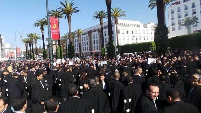 تصعيد جديد للمحامين..النقباء يهددون بالاستقالة وترك الفراغ والجمعية تلوح بالتصعيد