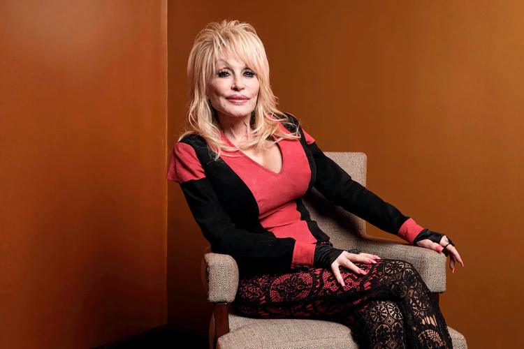 No se puede verificar el fallecimiento de Dolly Parton
