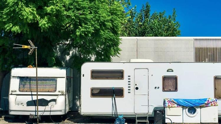 Hérault : "déjections, papier toilette dans les vignes", le ras-le-bol d'un maire
