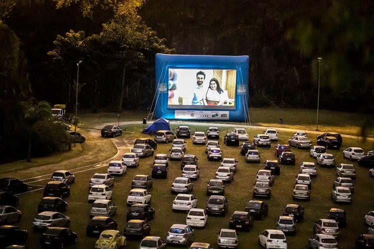 Com previsão de temporais, sessões gratuitas de cinema drive-in são adiadas em Piracicaba