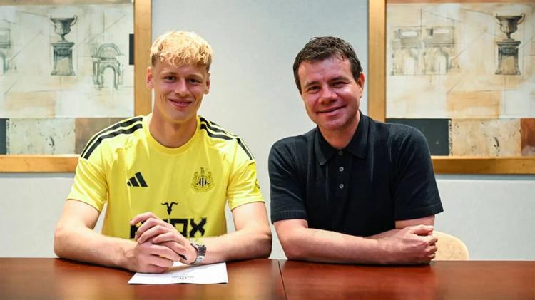 Lukas Hornicek Signing Newcastle United Ross Wilson
