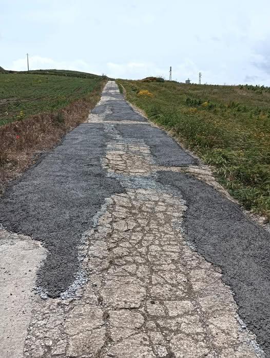 Si informa la cittadinanza che oggi è  stato completato il primo tratto della strada comunale che collega la contrada Ma...