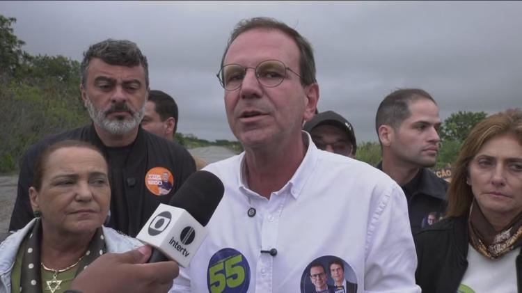 Em Campos, Paes promete concluir a Estrada dos Ceramistas em 1 ano