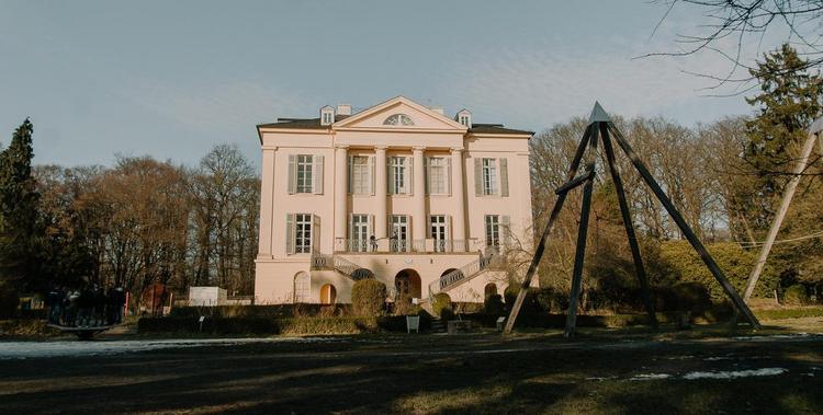  Schloss Freudenberg von außen