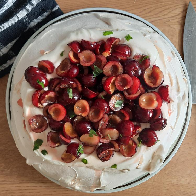 77. Pavlova: Dessert Without Borders