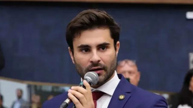 Vereadores fazem “protocolaço” de projetos pelo fim da escala 6x1