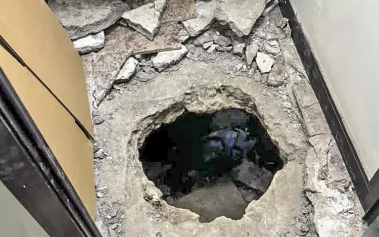 Ingresso e fuga dalle fogne, le pistole giocattolo, le calze sul volto: cosa sappiamo della rapina da film a Napoli