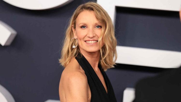 Alexandra Lamy dévoile l’étonnante réaction de son père après sa première fois : “Ça aurait pu être gênant mais…”