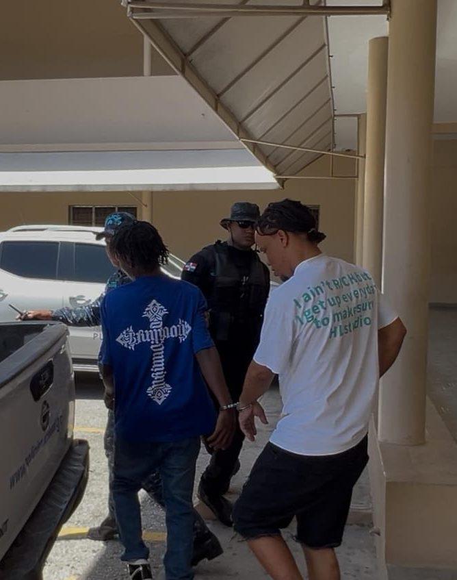 Tres meses de prisión preventiva contra dos acusados de homicidio en Barahona capturados en Haití