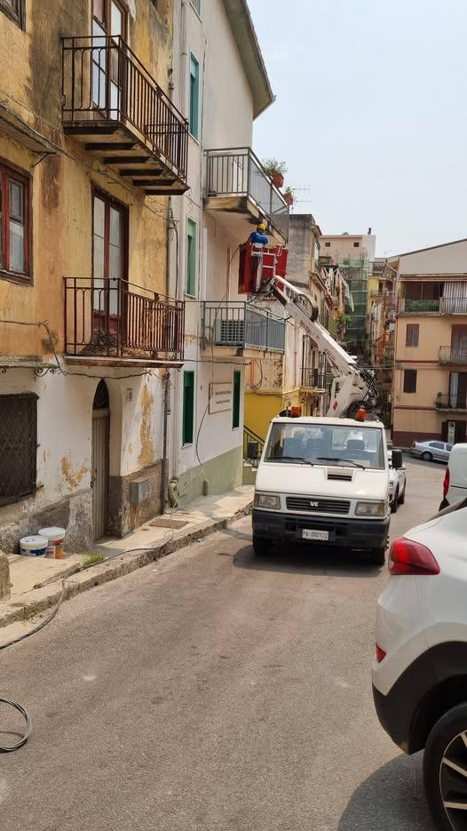 ILLUMINAZIONE PUBBLICA  Come anticipato ieri, per tutta la giornata di oggi la ditta incaricata della manutenzione ha la...