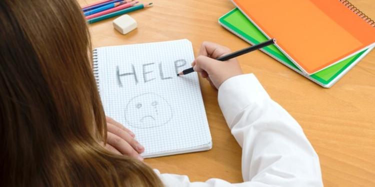 Punizioni e abusi, maestra d'asilo di 24 anni accusata di violenza sessuale a Monza
