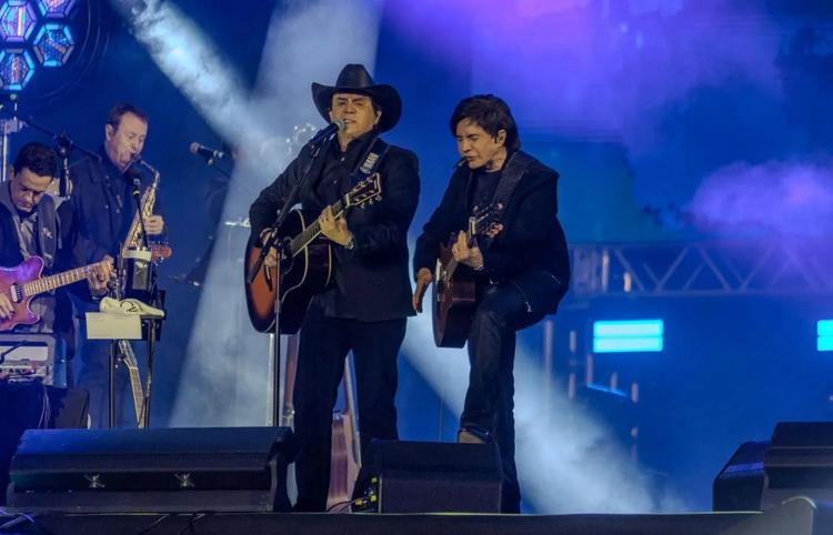 Traia Véia: banda sertaneja que brinca com Roupa Nova no nome lança música com Chitãozinho e Xororó e ganha elogio da dupla