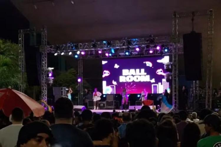 Parada LGBTQIAPN+ reúne público com show de Karol Conká e atrações culturais em Campo Grande