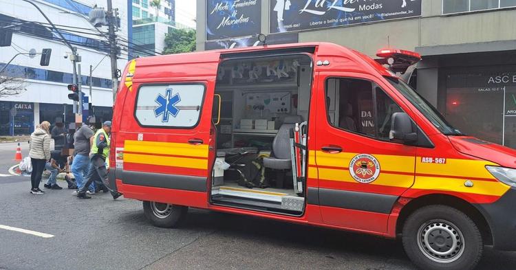 Idoso de 79 anos é atropelado e motorista foge do local em Balneário Camboriú