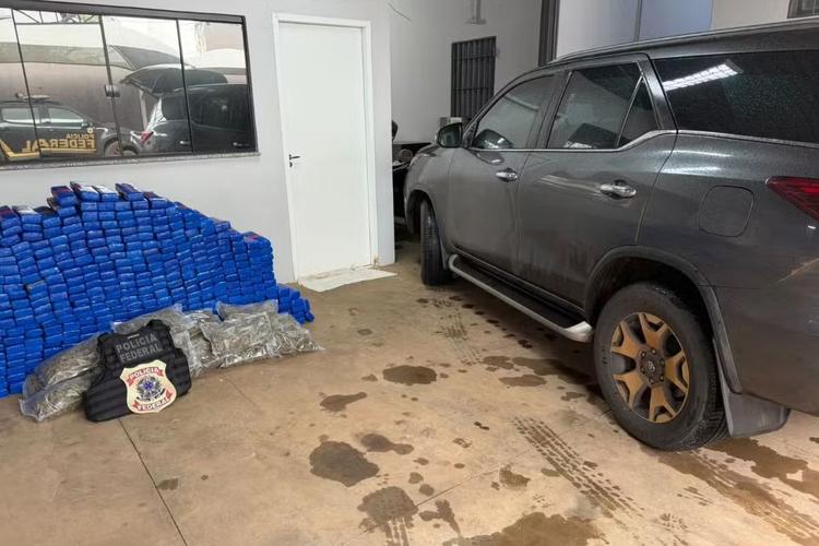 Homem é preso com quase meia tonelada de maconha e carro roubado na fronteira do Brasil com o Paraguai