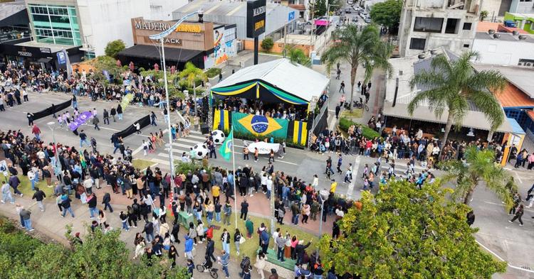 Desfile Cívico da Independência do Brasil reúne 22 mil pessoas em Itajaí