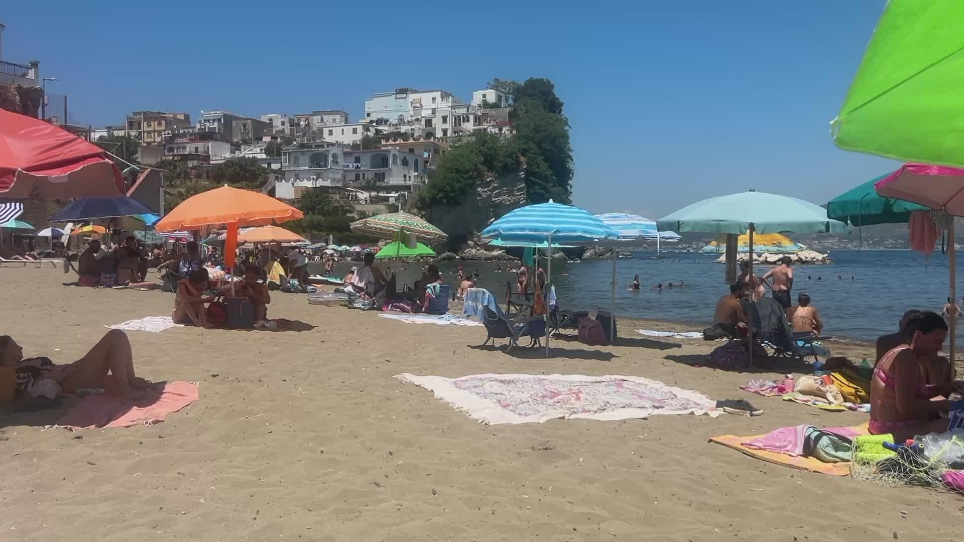 Bacoli, spiagge, Della Ragione e Castellone: “Dalla parte dei cittadini”