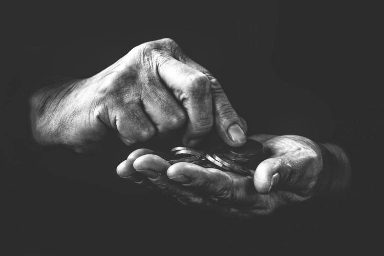 L’eterno refrain del Paese ridotto alla povertà