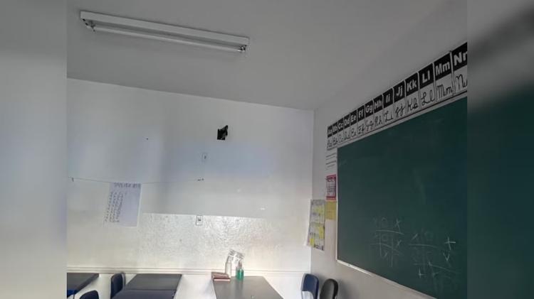 Três TVs de 50 polegadas e caixa de som são furtadas de escola municipal em Divinópolis