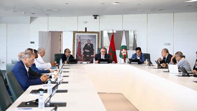 لقجع يعرض وصفة الجامعة لتطوير البطولة الوطنية الاحترافية ويدعو للاستفادة من اللاعبين الدوليين