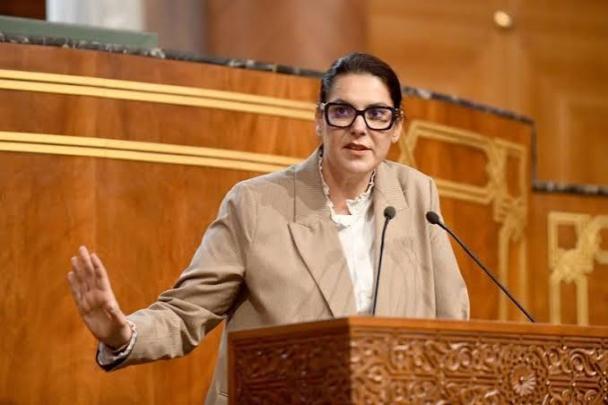 المنصوري تدافع عن المشروع الجديد لحكومتها وتعد بحزمة إجراءات لمحاربة الفساد