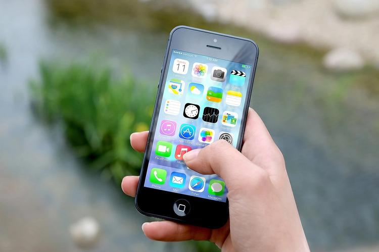 Welche Informationen erhalten Kinder und Jugendliche durch soziale Medien? Regeln sind nötig. Foto: Pixabay / Jeshoots