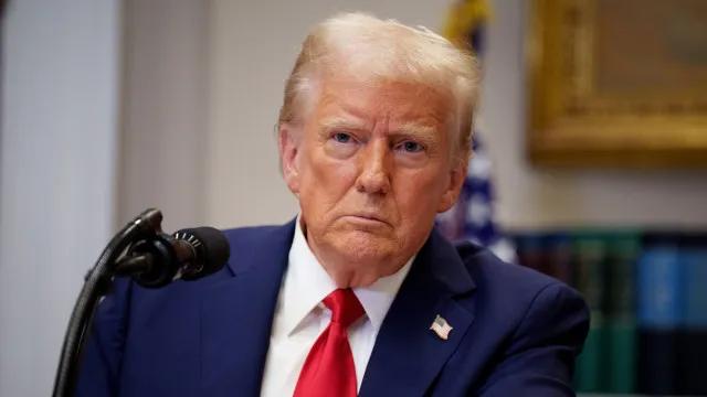 Democratas condenam decisão de Trump de conceder visto a Flávio