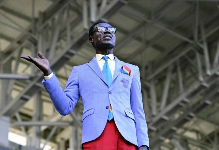 Michel Kuka Mboladinga (detto Lumumba), tifoso statua del Congo