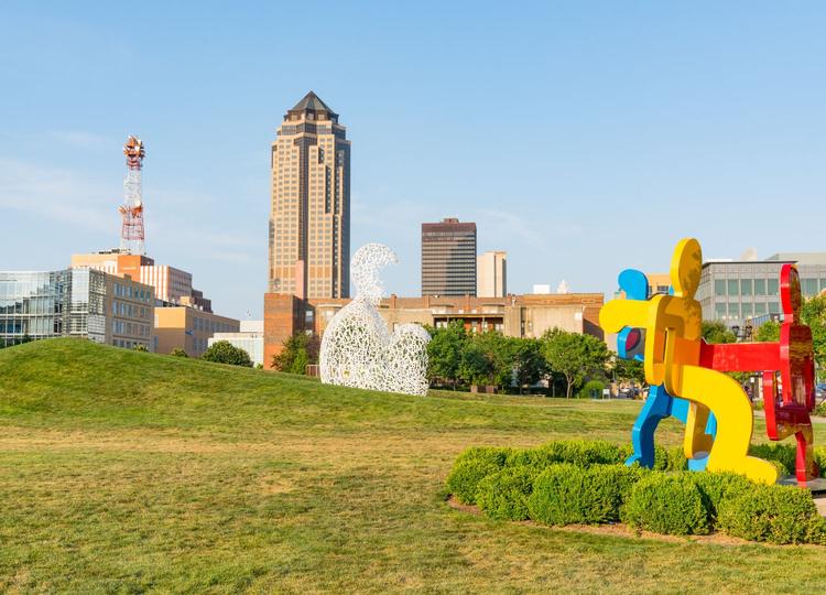20+ Places to Visit in Des Moines with the Grandparents