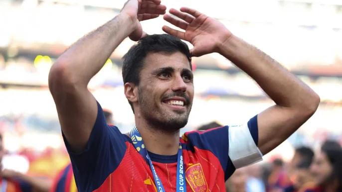 رودري يفضل برشلونة على ريال مدريد