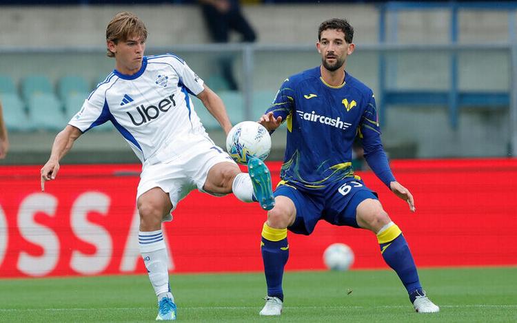 Blitz del Como al "Bentegodi": il gol del Douvikas vale la vittoria sul Verona e una storica qualificazione alle coppe europee