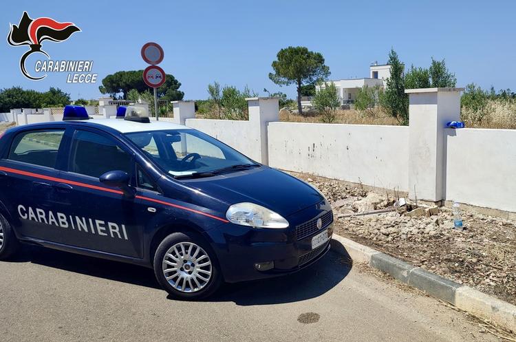 Nardò, bimba di 6 anni vagava sola in strada: salvata dai carabinieri