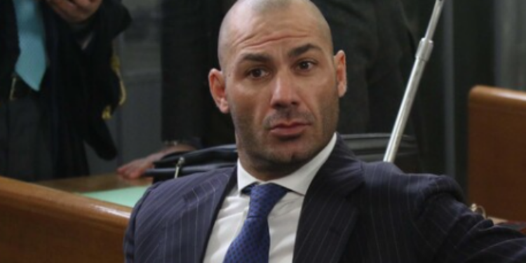Riccardo Bossi, truffa sul reddito di cittadinanza e maltrattamenti alla madre: il primogenito del Senatur perde in Cassazione