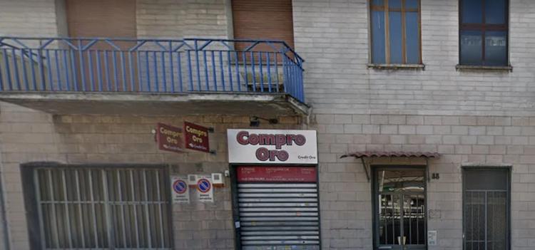 TORINO – Spaccata al Compro Oro di strada San Mauro