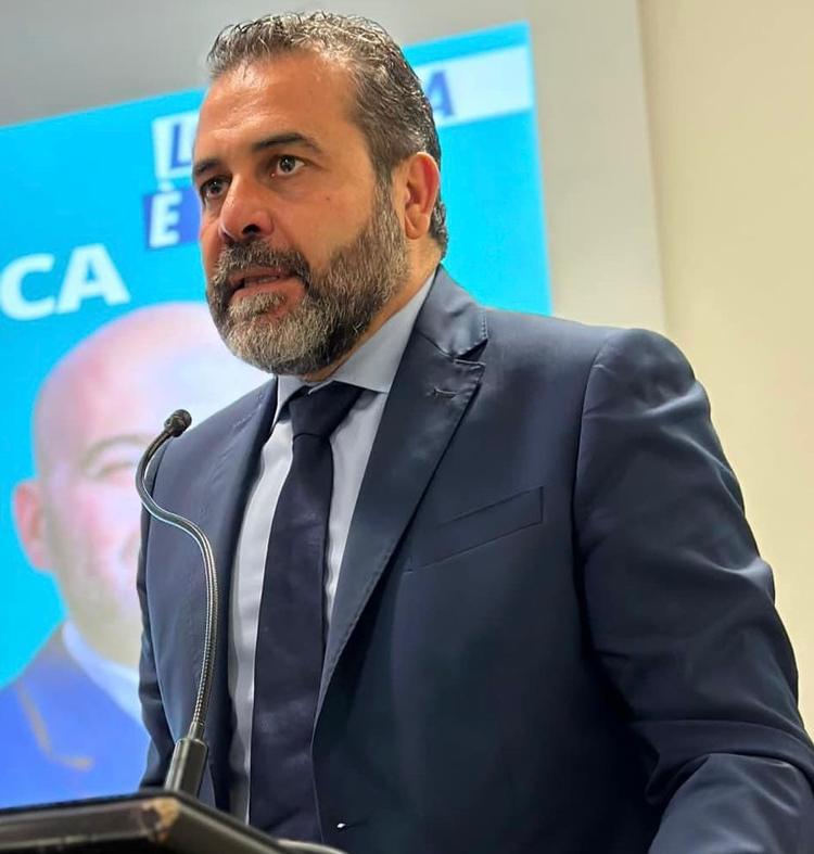 Aeroporto Grottaglie, Maiorano: “Turco prende in giro i tarantini”