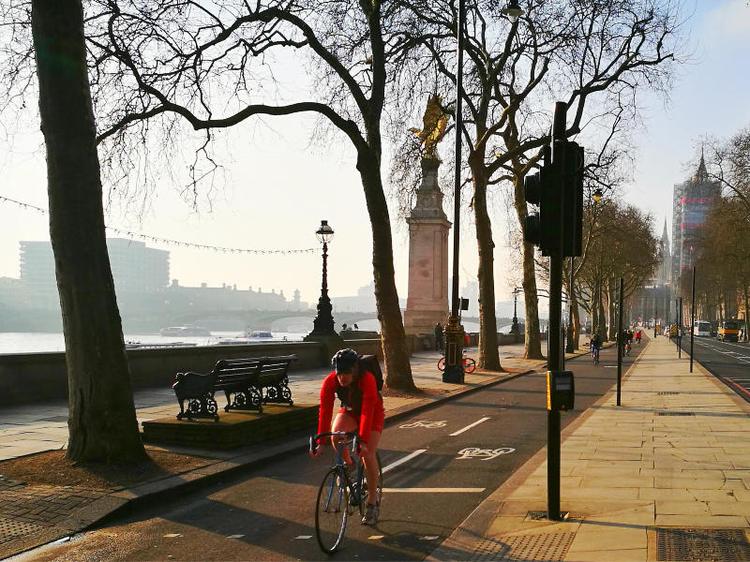 Cycling along the Thames Cycle Superhighway