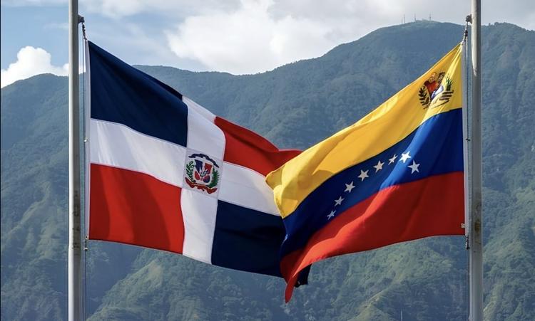 Venezolanos celebran reapertura del Consulado Dominicano en Caracas